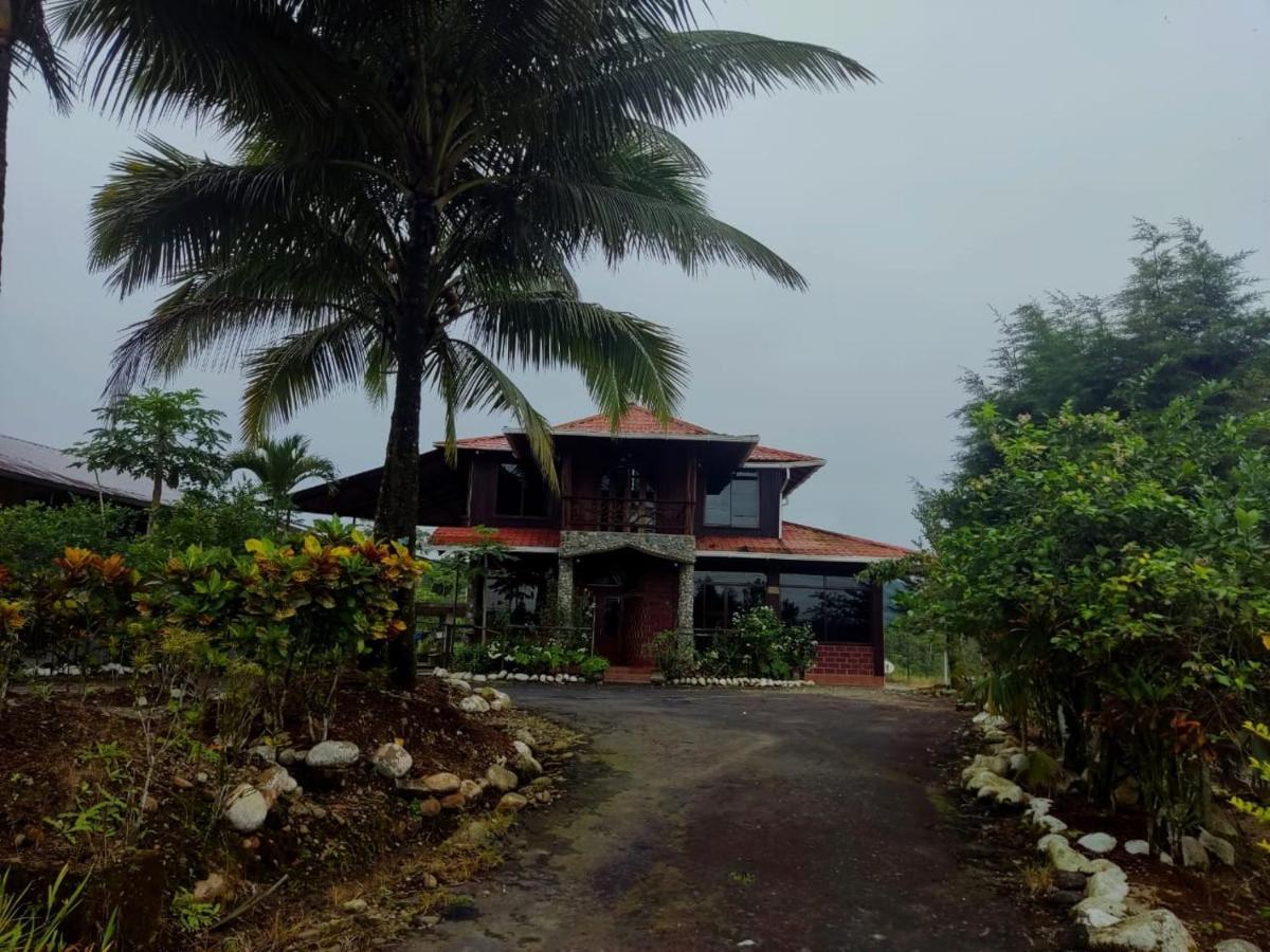 The Roadhouse Bed & Breakfast Tena Exterior photo